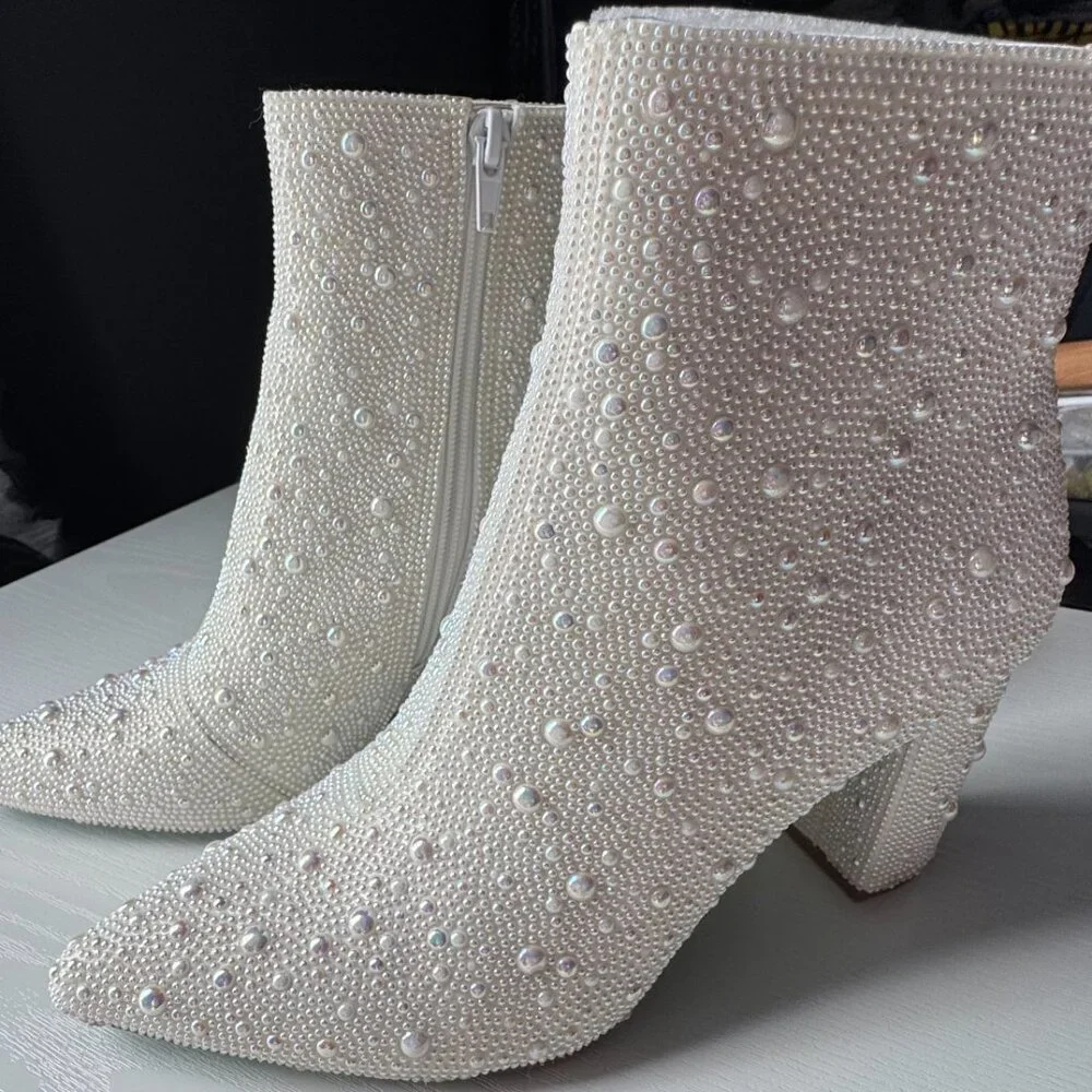Betsey Johnson Pearl Rhinestone Ankle Boots Pointed Toe Block Heel Zip-Size 7.5 - Picture 1 of 5